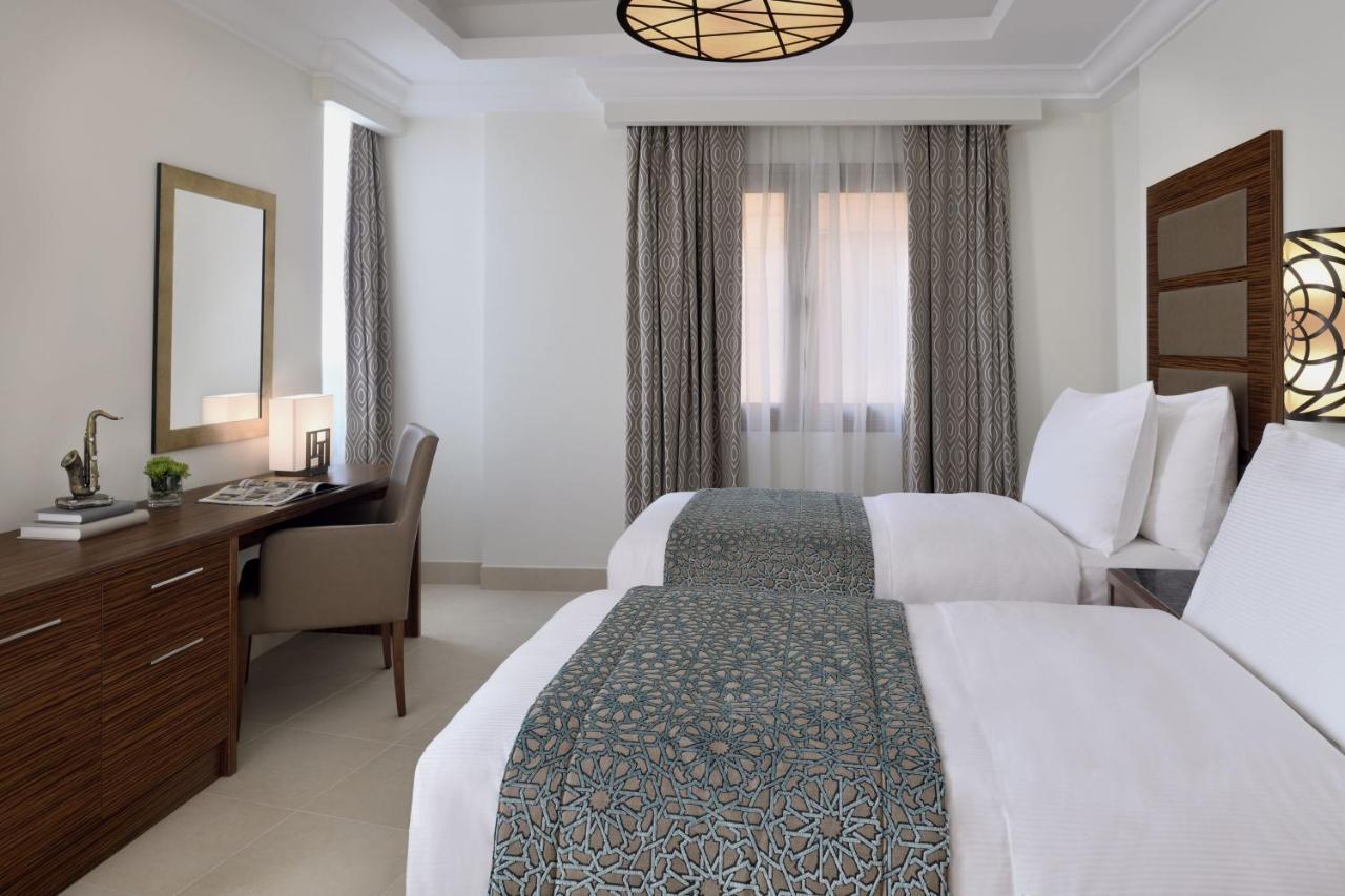 Marriott Executive Apartments アル・コバール エクステリア 写真 A guest room at the hotel