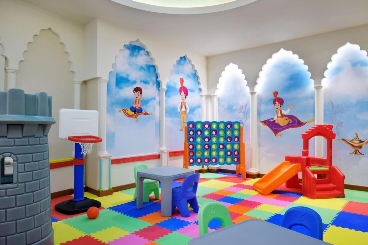 Marriott Executive Apartments アル・コバール エクステリア 写真 A playroom at a hotel