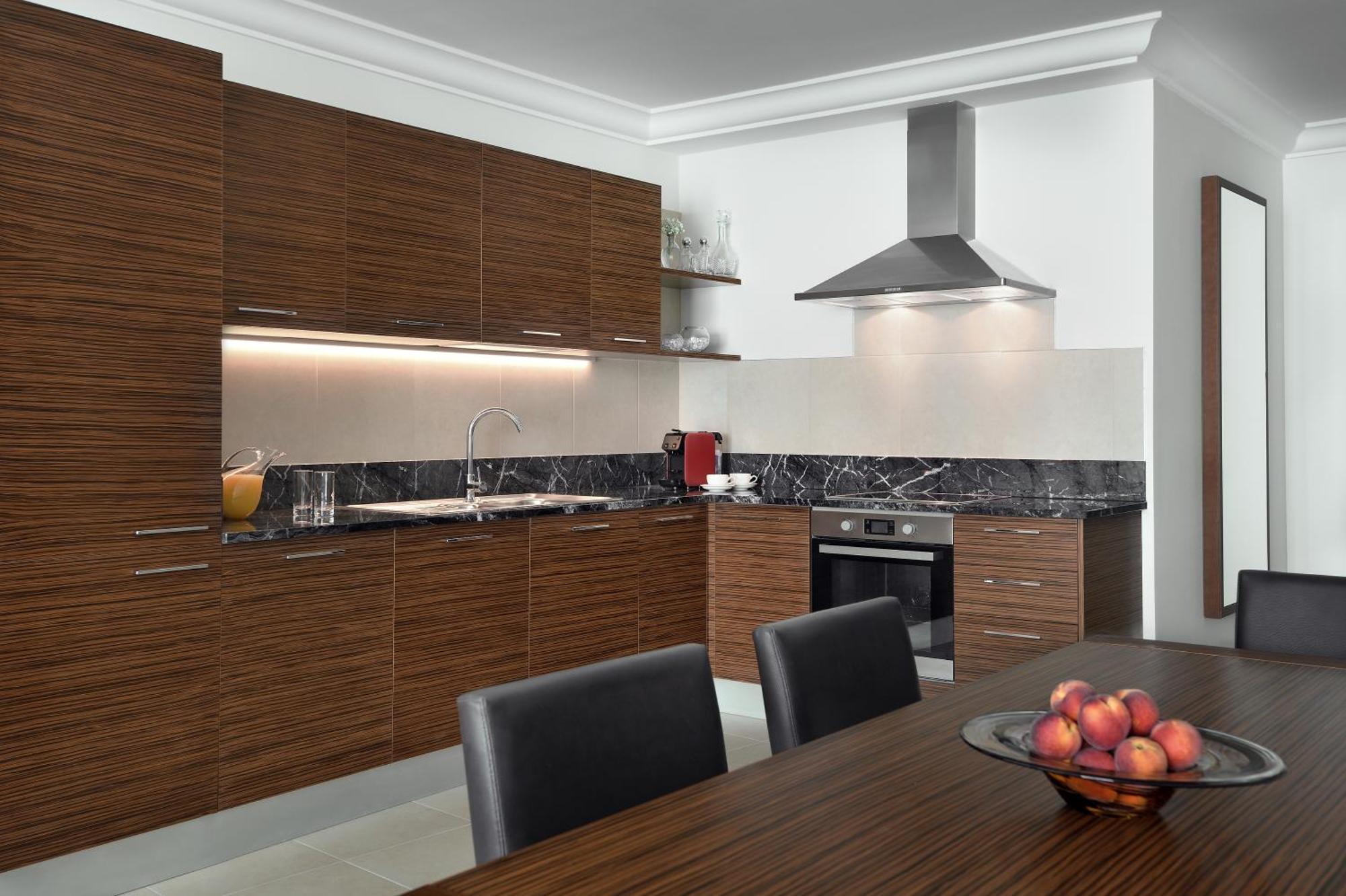 Marriott Executive Apartments アル・コバール エクステリア 写真 A modern kitchen